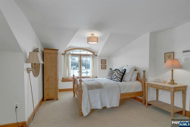 724 W Saddle River Road, Ho-ho-kus, NJ 07423