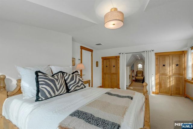 724 W Saddle River Road, Ho-ho-kus, NJ 07423