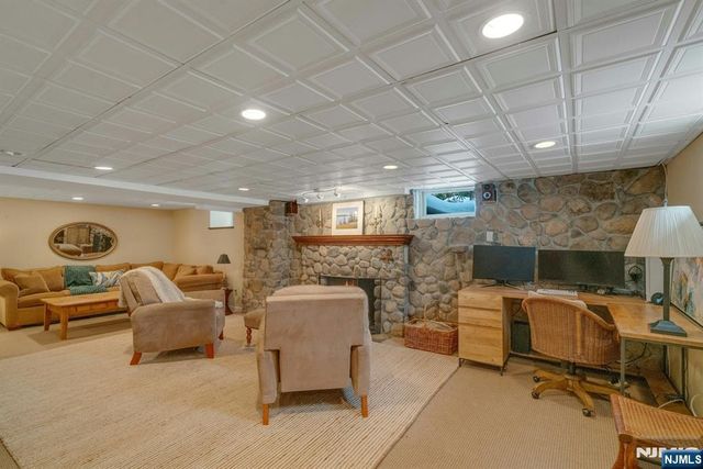 724 W Saddle River Road, Ho-ho-kus, NJ 07423