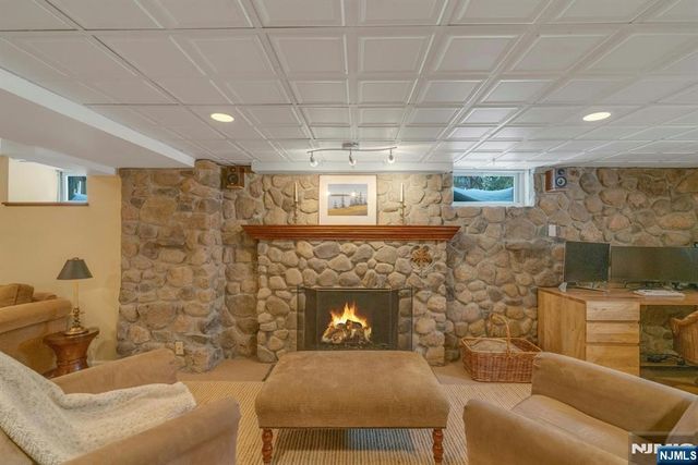 724 W Saddle River Road, Ho-ho-kus, NJ 07423