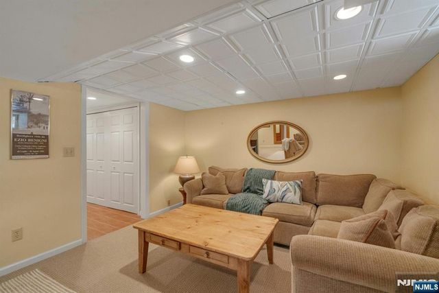 724 W Saddle River Road, Ho-ho-kus, NJ 07423