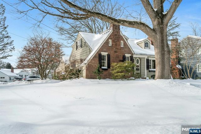 724 W Saddle River Road, Ho-ho-kus, NJ 07423