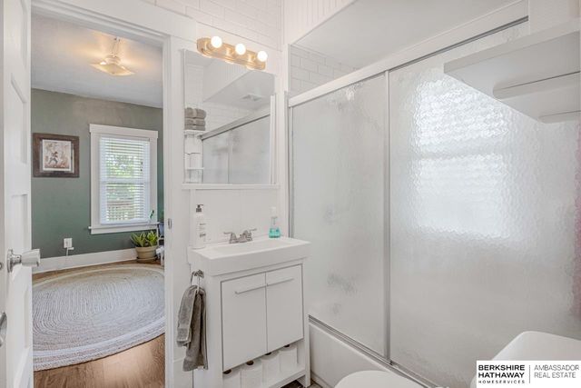 4640 Larimore Avenue, Omaha, NE 68104