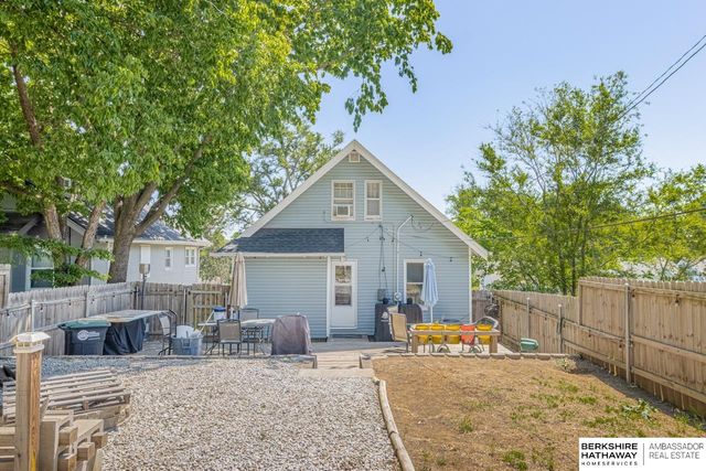 4640 Larimore Avenue, Omaha, NE 68104