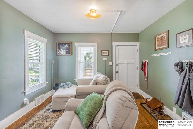 4640 Larimore Avenue, Omaha, NE 68104