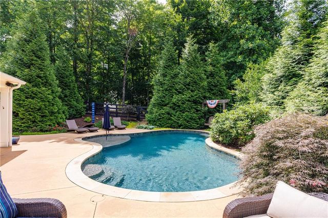 300 Foxglove Court, Alpharetta, GA 30004