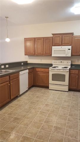 1013 Point WAY, Carrollton, VA 23314