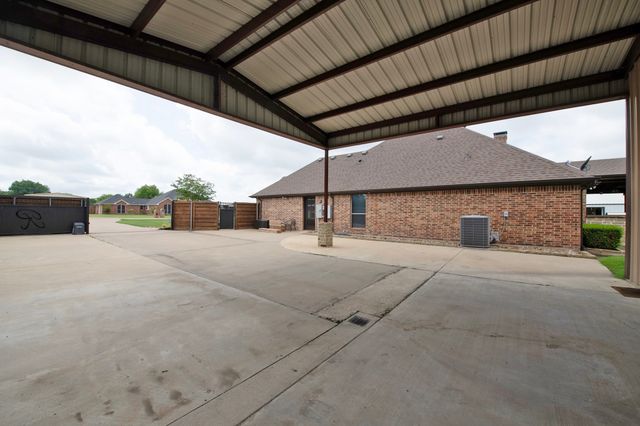 10131 Richard Circle, Forney, TX 75126