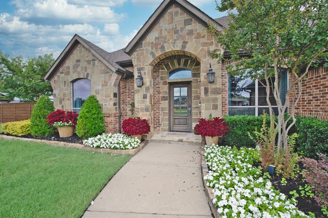 10131 Richard Circle, Forney, TX 75126
