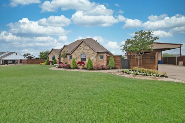 10131 Richard Circle, Forney, TX 75126