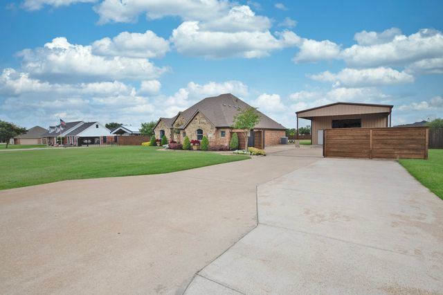 10131 Richard Circle, Forney, TX 75126