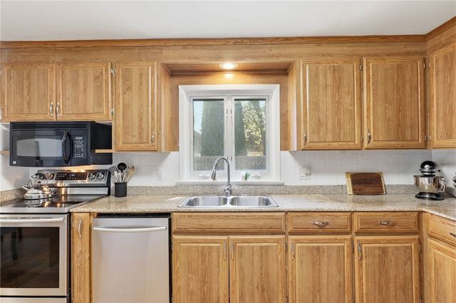 30 Adela Circle, Chili, NY 14624