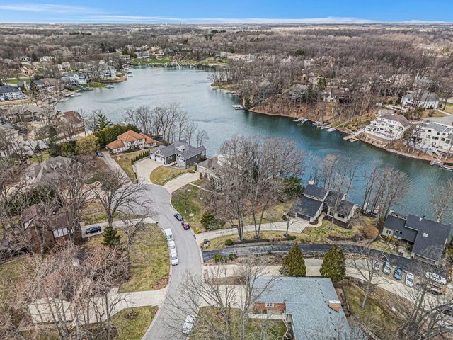 195 Amhurst Place, Valparaiso, IN 46385