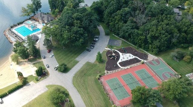 195 Amhurst Place, Valparaiso, IN 46385