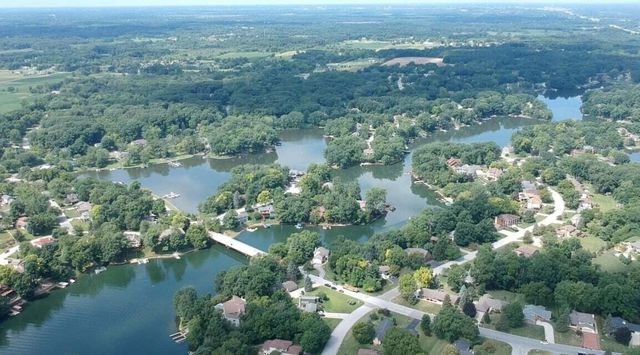 195 Amhurst Place, Valparaiso, IN 46385