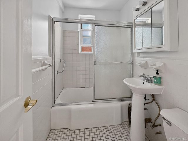 63-61 Yellowstone Boulevard 3E, Forest Hills, NY 11375