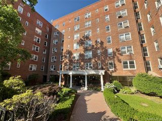63-61 Yellowstone Boulevard 3E, Forest Hills, NY 11375