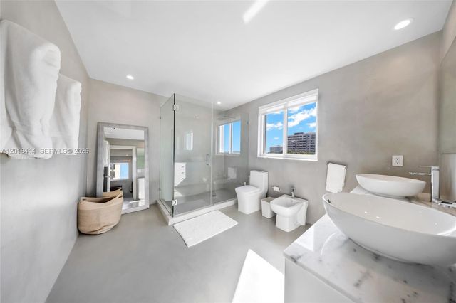 50 Ocean Lane Dr PH603, Key Biscayne, FL 33149