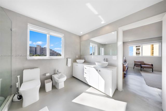 50 Ocean Lane Dr PH603, Key Biscayne, FL 33149