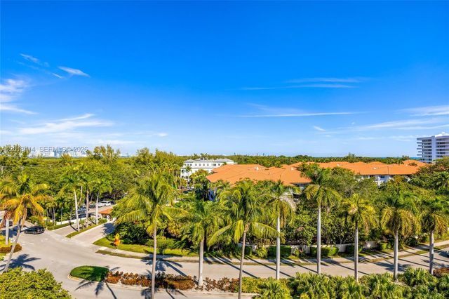 50 Ocean Lane Dr PH603, Key Biscayne, FL 33149