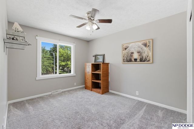 3307 Lynnwood Drive, Bellevue, NE 68123