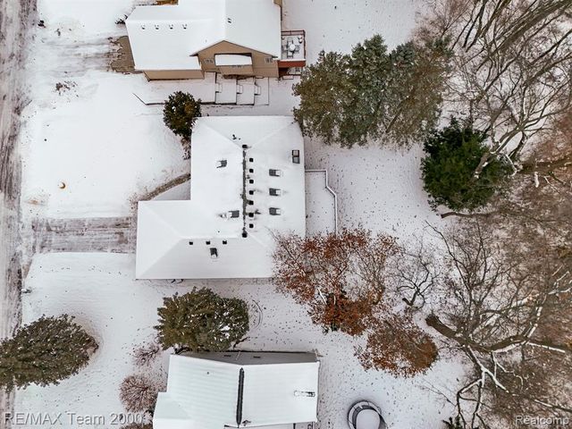 1882 W Ridge Drive, Commerce Twp, MI 48390