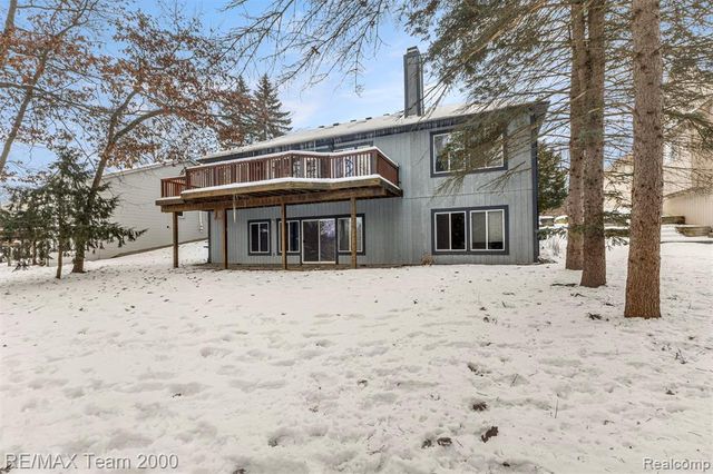 1882 W Ridge Drive, Commerce Twp, MI 48390