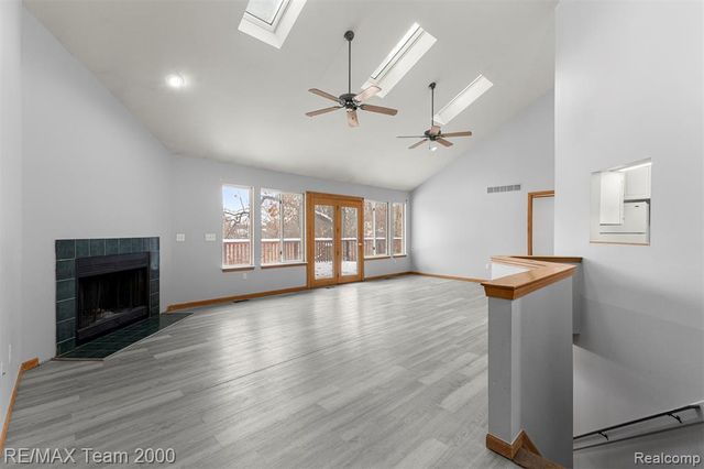 1882 W Ridge Drive, Commerce Twp, MI 48390