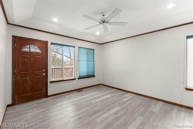 1882 W Ridge Drive, Commerce Twp, MI 48390