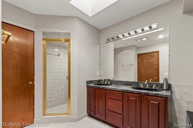 1882 W Ridge Drive, Commerce Twp, MI 48390