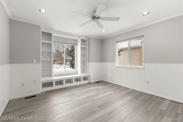 1882 W Ridge Drive, Commerce Twp, MI 48390