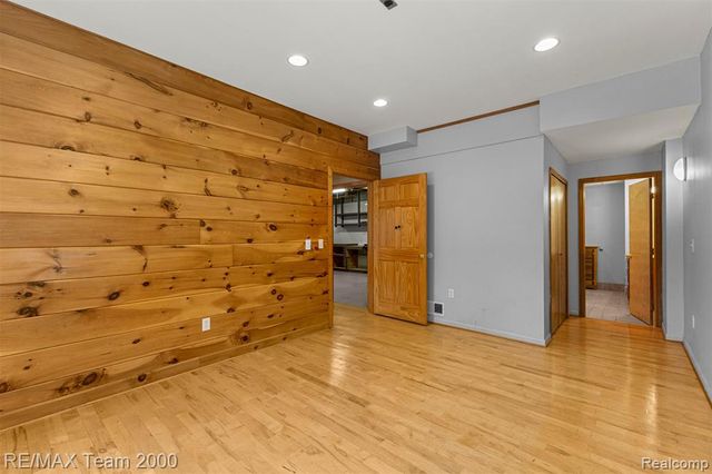 1882 W Ridge Drive, Commerce Twp, MI 48390