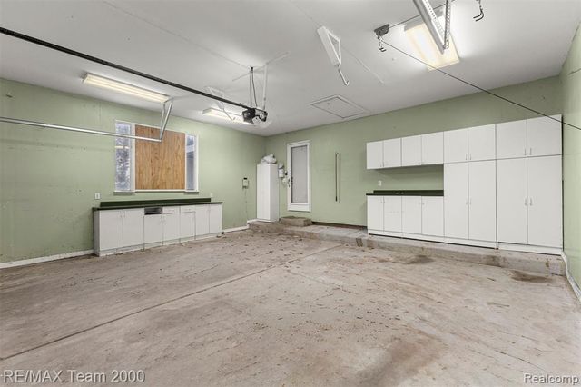 1882 W Ridge Drive, Commerce Twp, MI 48390