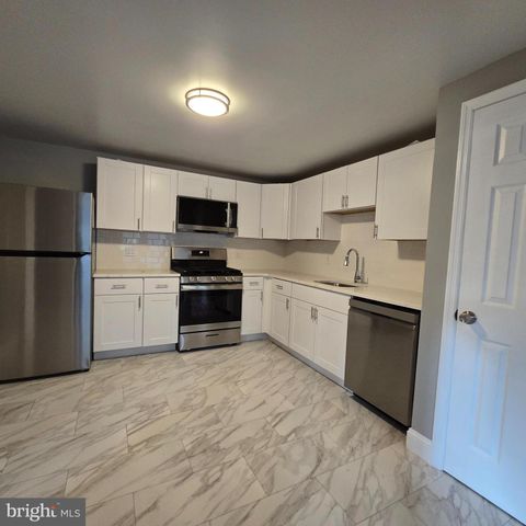 433 E MAPLE AVE, Lindenwold, NJ 08021