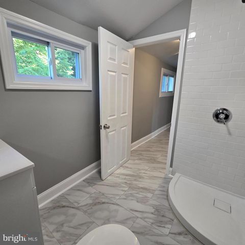 433 E MAPLE AVE, Lindenwold, NJ 08021