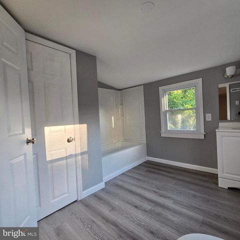 433 E MAPLE AVE, Lindenwold, NJ 08021