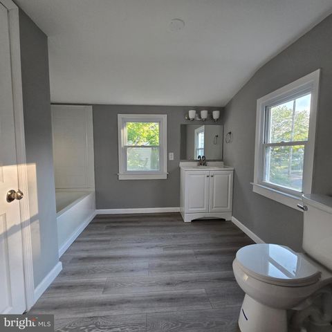 433 E MAPLE AVE, Lindenwold, NJ 08021