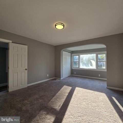 433 E MAPLE AVE, Lindenwold, NJ 08021