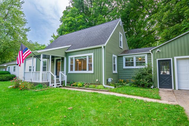 525 Brewer Street, Marshall, MI 49068