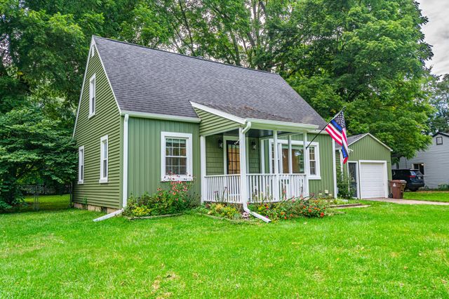 525 Brewer Street, Marshall, MI 49068