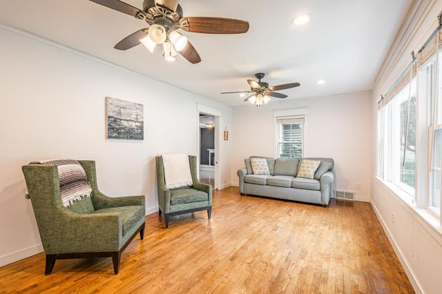 525 Brewer Street, Marshall, MI 49068
