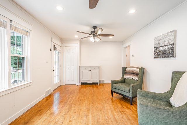 525 Brewer Street, Marshall, MI 49068