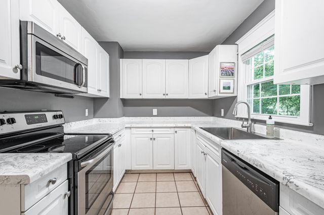 525 Brewer Street, Marshall, MI 49068