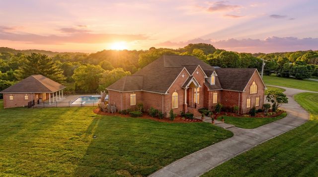 1357 Madison Creek Rd, Goodlettsville, TN 37072