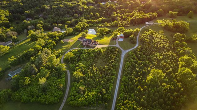 1357 Madison Creek Rd, Goodlettsville, TN 37072
