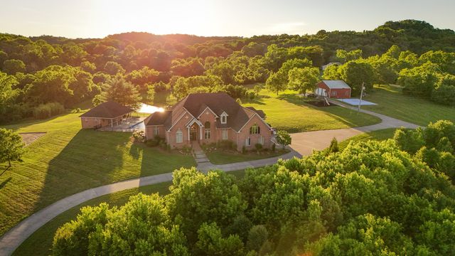1357 Madison Creek Rd, Goodlettsville, TN 37072