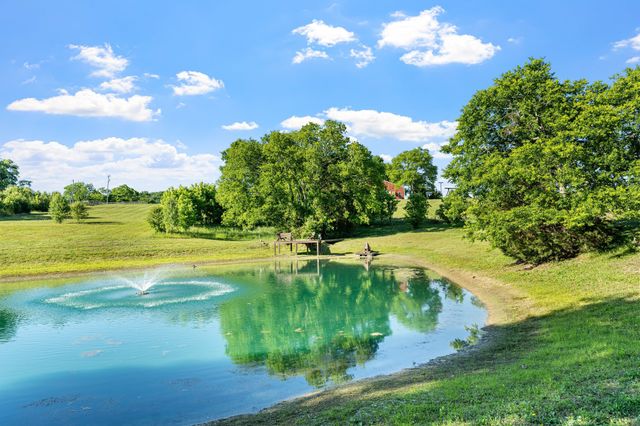 1357 Madison Creek Rd, Goodlettsville, TN 37072