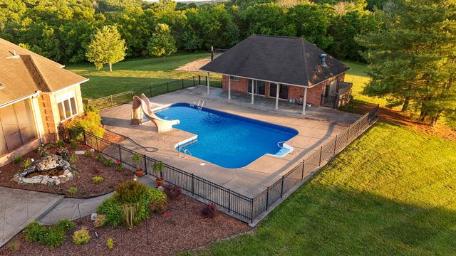 1357 Madison Creek Rd, Goodlettsville, TN 37072
