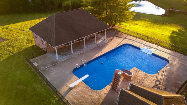 1357 Madison Creek Rd, Goodlettsville, TN 37072