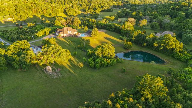 1357 Madison Creek Rd, Goodlettsville, TN 37072